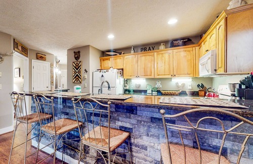 Seven Devils Condo | Beautiful home close to outdoor activities with WiFi, private washer/dryer, deck