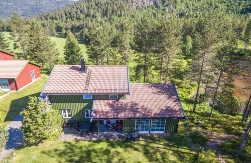 Øvre Ramse House | Beautiful home in Dølemo with sauna