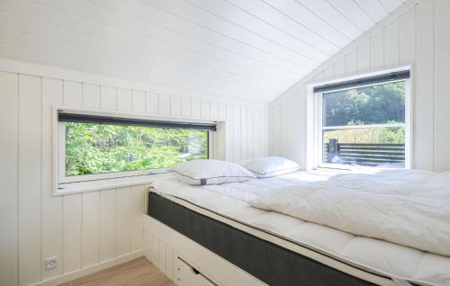 Femmøller House | Beautiful Home In Ebeltoft With Kitchen