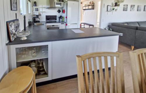 Bønnerup Strand House | Beautiful Home In Glesborg With Kitchen