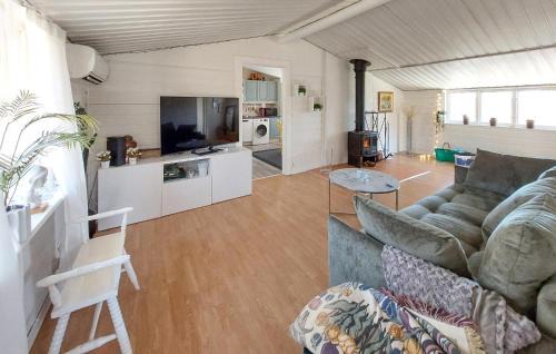 Hoor House | Beautiful Home In Höör With Wifi