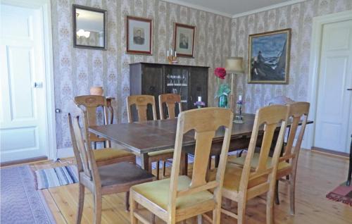 Hogsby House | Beautiful Home In Högsby With Kitchen