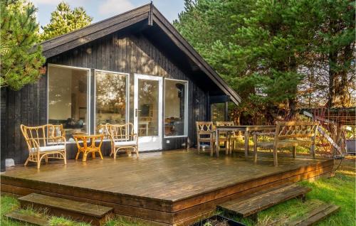 Ristinge House | Beautiful Home In Humble With Wifi