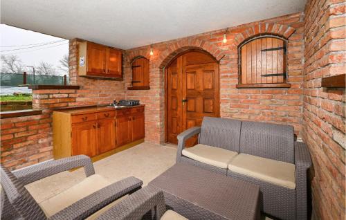 Klostar Ivanic House | Beautiful Home In Klostar Ivanic