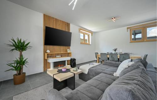 Veliko Trojstvo House | Beautiful Home In Maglenca With Sauna