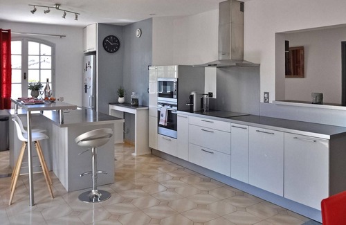 Rognonas House | Beautiful home in Rognonas with WiFi