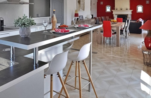 Rognonas House | Beautiful home in Rognonas with WiFi