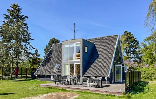 Spodsbjerg House | Beautiful Home In Rudkøbing With Wifi
