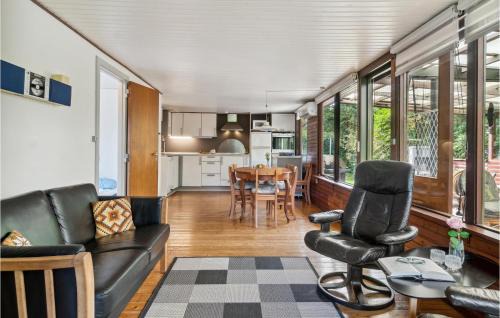 Oddesund Syd House | Beautiful Home In Struer With Kitchen