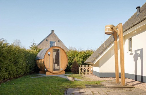 Tzummarum House | Beautiful Home In Tzummarum With 3 Bedrooms, Wifi And Outdoor Swimming Pool