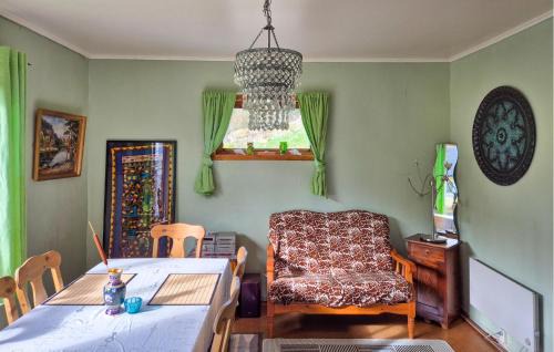 Bomlo House | Beautiful Home In Urangsvåg