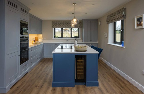 Northway House | Beautiful Home Nr Wye Valley, Parking & Garden