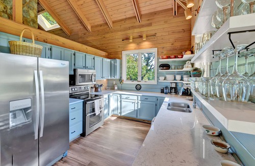 Oakpark House | Beautiful home with mountain and river views.