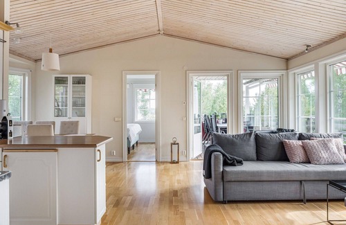 Knutby Ski Chalet | Beautiful house next to Burvik Golf of a high standard with a lake view | SE13010