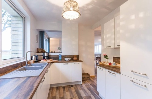 Ver-sur-Mer House | Beautiful house with sea view and fireplace