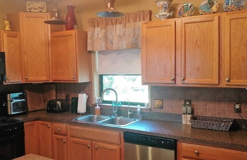 Edgar Cabin | Beautiful Lake House on Cowpen Lake w/Private Fishing Pond Boat Rental Available