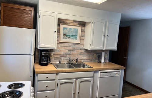 Lakeview House | Beautiful Lakefront 3-bedroom 3 full bath home + large play yard; Sleeps 8!