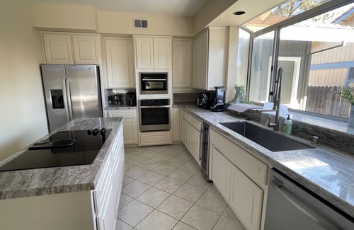 Pocket House | Beautiful Lakefront Property with Stunning views and Large floorplan