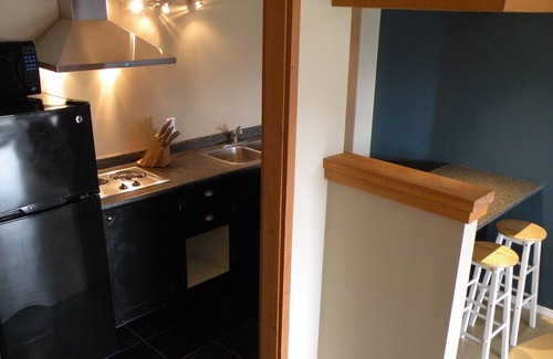 Okanagan-Similkameen House | Beautiful lakefront vineyard in the heart of Okanagan wine country , 2BR suite