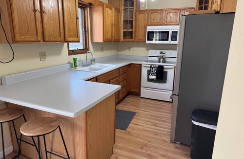 Warsaw House | Beautiful Lakehouse. Not lakefront, minutes from downtown Warsaw and Truman lake