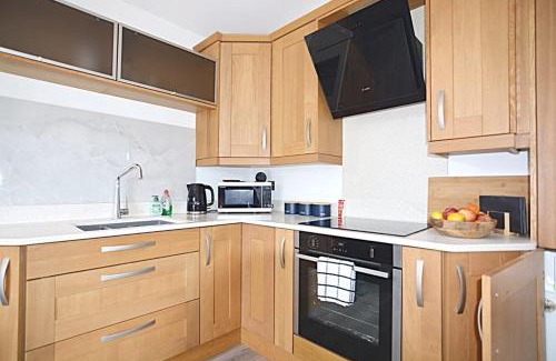Newmarket Apartment | Beautiful Lodge in Newmarket with parking