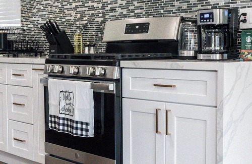 Fountain Valley House | Beautiful Modern Home Close to Beach & Disneyland