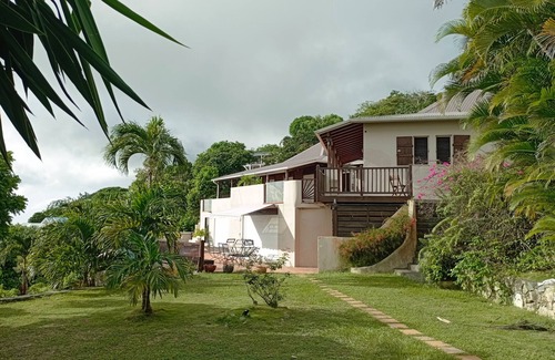 Bellevue Apartment | Beautiful mountain-top apartment with pool and sea view