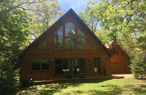 Gypsum House | BEAUTIFUL New Modern LOG HOME! Catawba Island OH 1mile to Miller Ferry -islands.