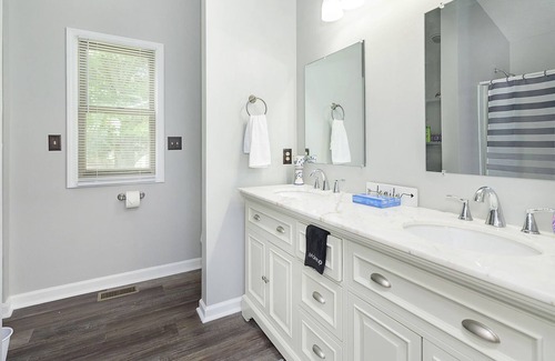 Avon House | Beautiful New Remodel - Perfect For Mid Term Stays