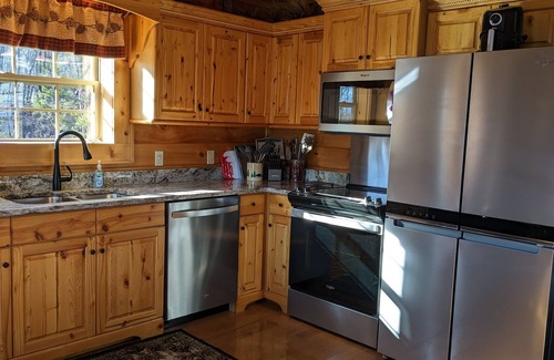 Gatlinburg - Pigeon Forge Cabin | Beautiful Open Views, Very Private, Deck Gas Fireplace on all year & more!