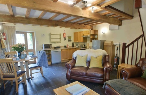Crowdecote Cottage | Beautiful Peak District country cottage sleeping three people