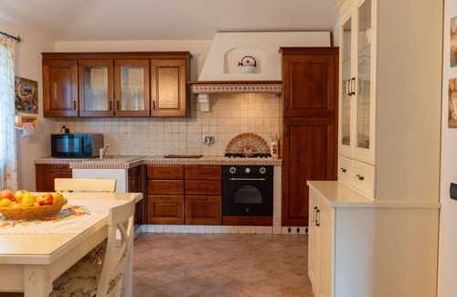 Manziana Villa | Beautiful private villa for 6 people with WIFI, private pool, A/C, TV, patio and pets allowed