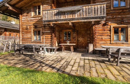 Untertauern House | Beautiful private villa for 17 people with WIFI, TV and balcony