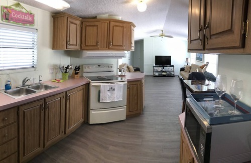 Tavernier House | Beautiful Private Community With Dining Shopping And Entertainment Nearby.