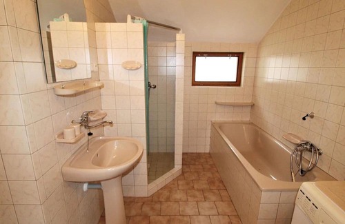 Sudomerice u Bechyne House | Beautiful private villa for 11 people with WIFI, TV, patio, pets allowed and parking