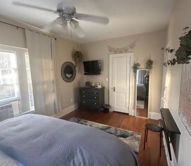 Lake Eola Heights House | Beautiful Private Room With King Size Bed in Downtown Orlando