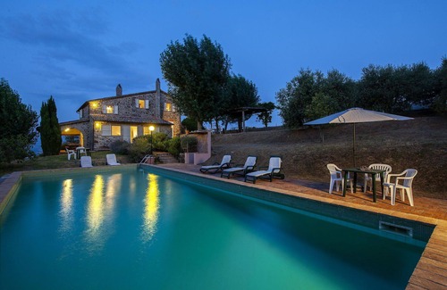 Todi Villa | Beautiful private villa for 8 guests with private pool, WIFI, TV and panoramic view