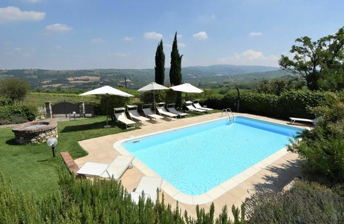 Castana Villa | Beautiful private villa for 8 people with pool, WIFI, TV, terrace and panoramic view