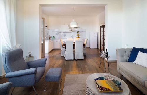 Marausa Villa | Beautiful private villa for 10 people with WIFI, A/C, private pool, TV and terrace