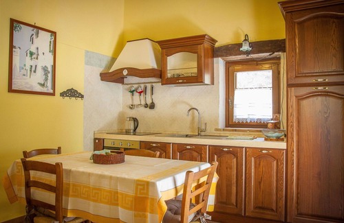 Loreto Villa | Beautiful private villa for 8 guests with WIFI, private pool, terrace and pets allowed