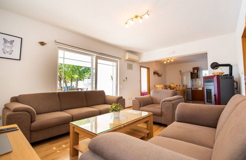Donji Prolozac House | Beautiful private villa for 12 people with A/C, WIFI, private pool, TV and terrace