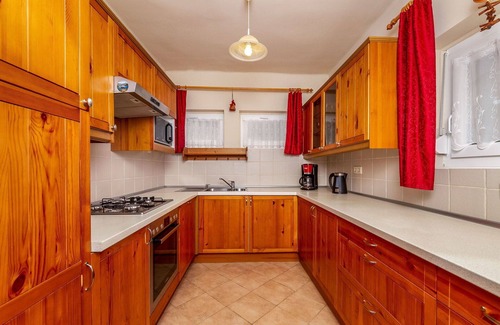 Fonyod House | Beautiful private villa with private pool, WIFI, TV, terrace, pets allowed and panoramic view