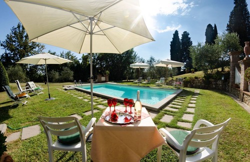 Uzzano Villa | Beautiful private villa for 10 guests with private pool, WIFI, A/C, TV, pets allowed and parking