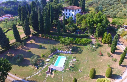 Uzzano Villa | Beautiful private villa for 10 guests with private pool, WIFI, A/C, TV, pets allowed and parking