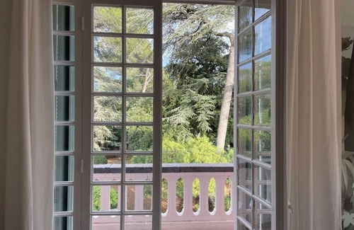 Le Pradet Villa | Beautiful property walking distance to beach, swimming pool, park, Toulon Le Pradet