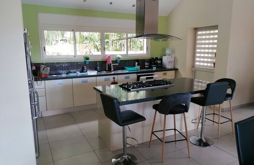 L'Etang-Sale Villa | Beautiful villa with swimming pool