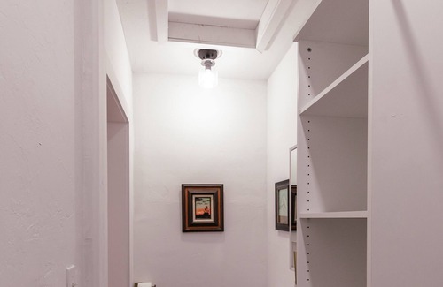 Lincoln Terrace Condo | Beautiful remodeled historical home in safe neighborhood downtown.