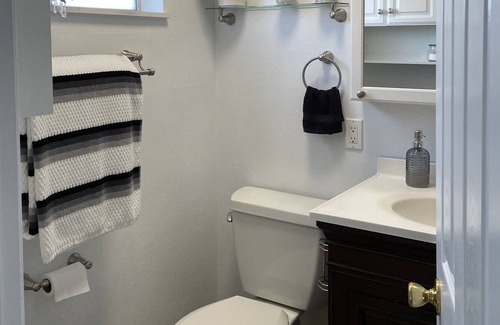 Eastvale House | Beautiful Resort Style Entertainment Home