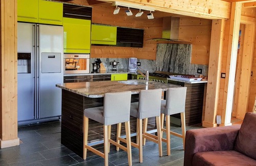 Les Chapelles Ski Chalet | Beautiful Savoy chalet, on a sunny slope and facing Les Arcs and La Plagne