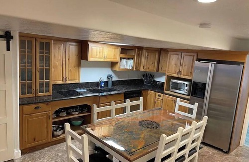 Kaysville House | Beautiful, spacious 2-bedroom home in Kaysville